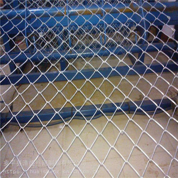 低碳鋼絲球場圍網 足球場護欄網 4米運動場菱形防護網